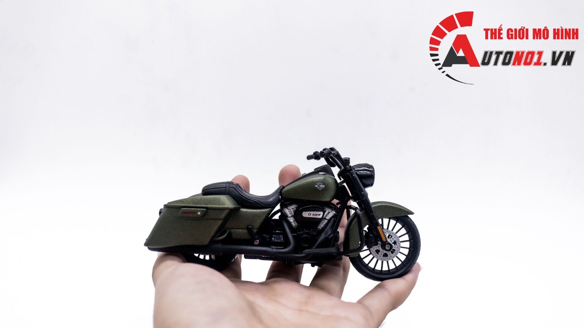  Mô hình xe mô tô Harley 2017 Road King Special xanh rêu tỉ lệ 1:18 Maisto MT055 