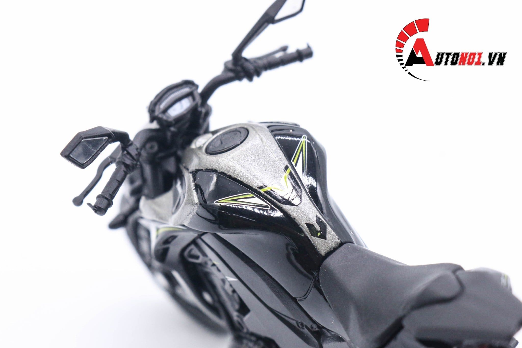  Mô hình xe mô tô Kawasaki Z1000R 2017 black tỉ lệ 1:18 Welly MT18057 