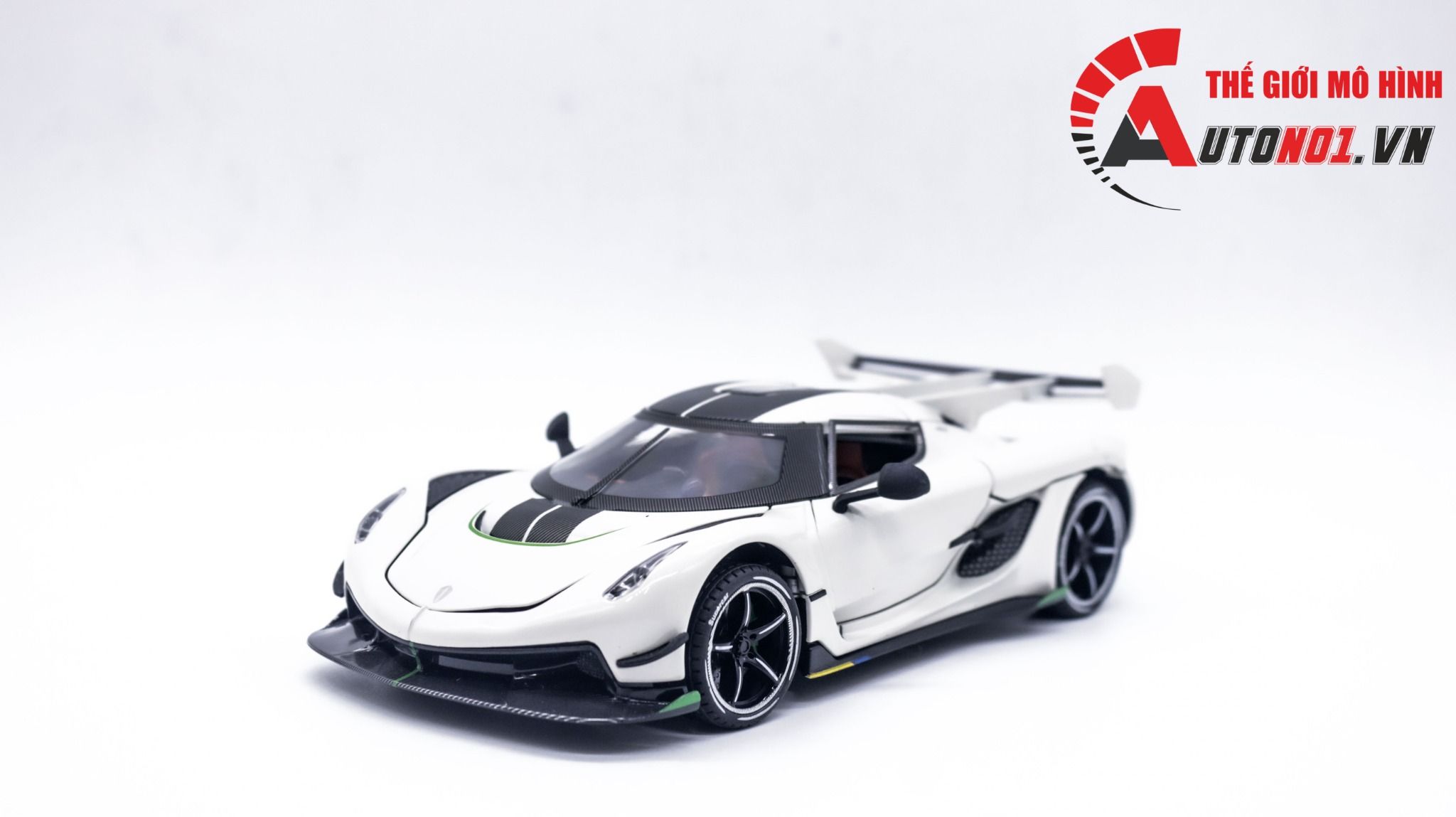  Mô hình xe Koenigsegg Jesko tỉ lệ 1:24 full open có đèn - âm thanh Chezhi OT291 