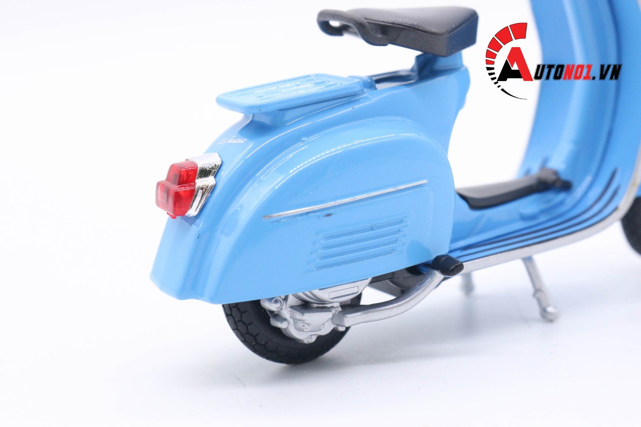  Mô hình xe Vespa 150cc 1970 baby blue 1:18 Welly MT078F 