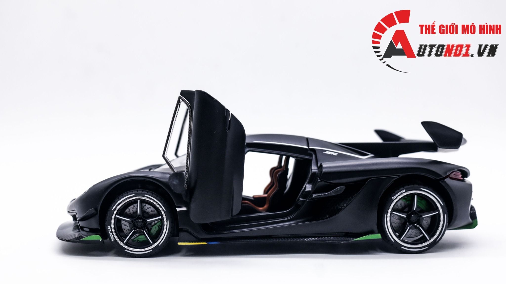  Mô hình xe Koenigsegg Jesko tỉ lệ 1:24 full open có đèn - âm thanh Chezhi OT291 