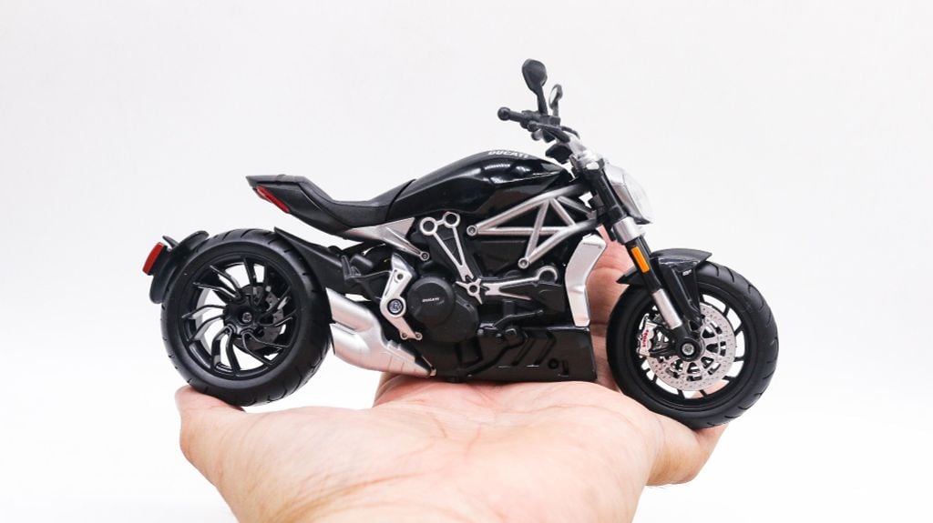 MÔ HÌNH XE DUCATI XDIAVEL S BLACK 1:12 MAISTO 2535A