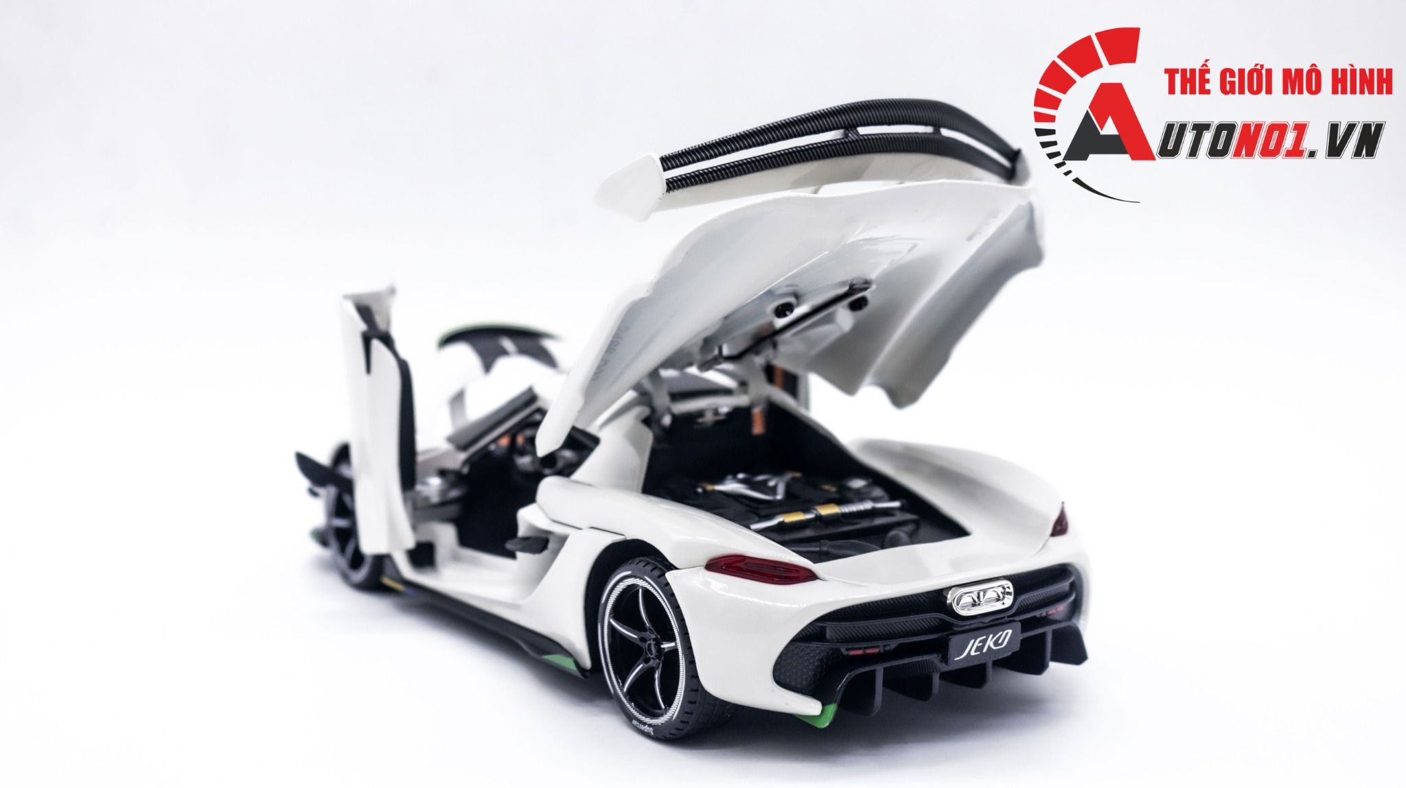  Mô hình xe Koenigsegg Jesko tỉ lệ 1:24 full open có đèn - âm thanh Chezhi OT291 