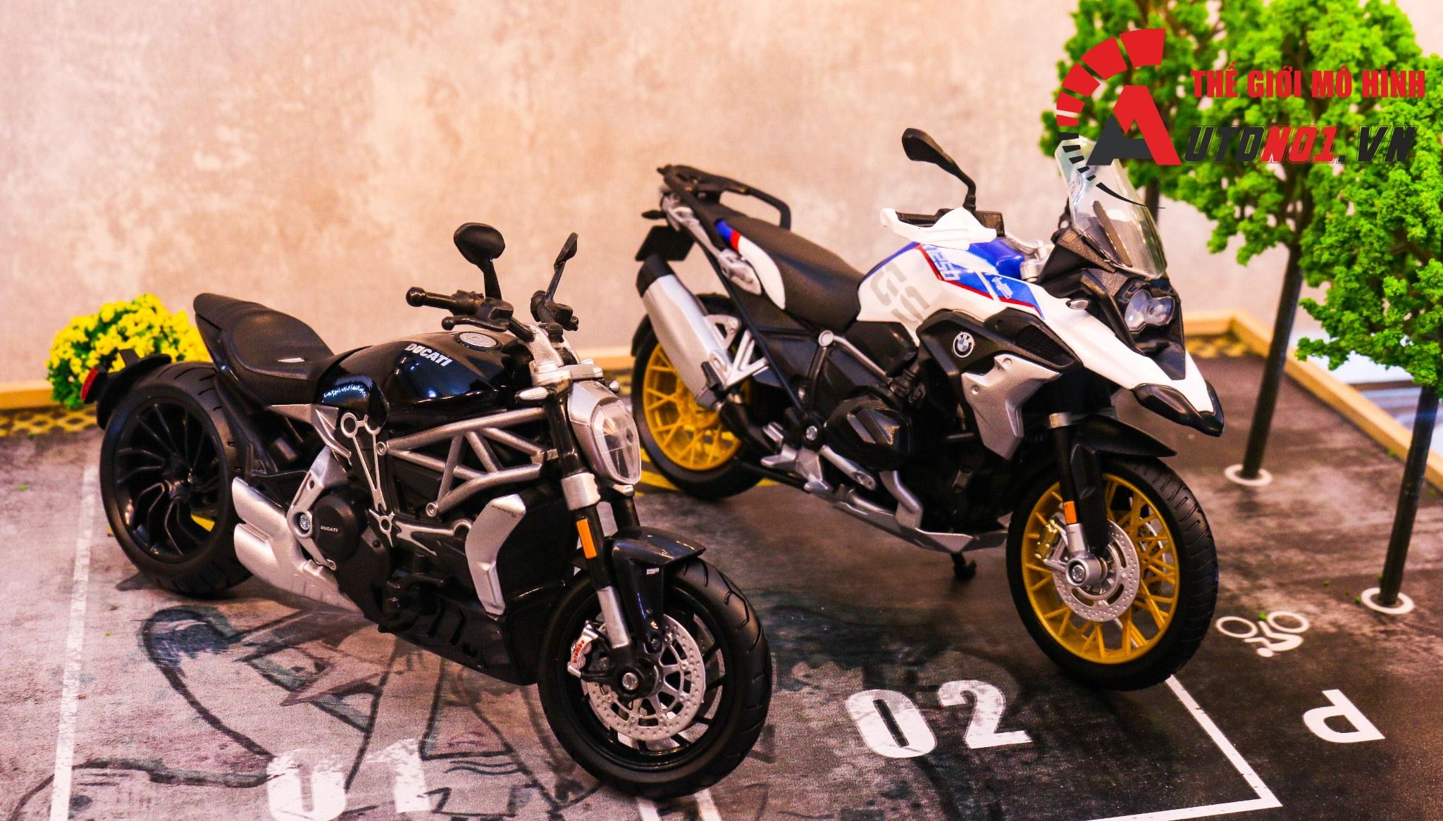  Mô hình xe Bmw R1250 GS white 1:12 Maisto 6776 