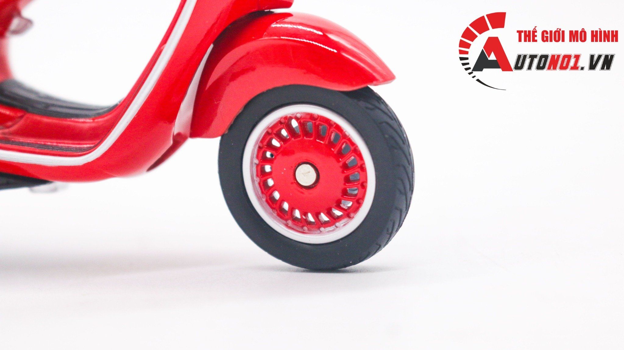  Mô hình xe Vespa 946 RED editon tỉ lệ 1:18 Autono1 Welly D242 