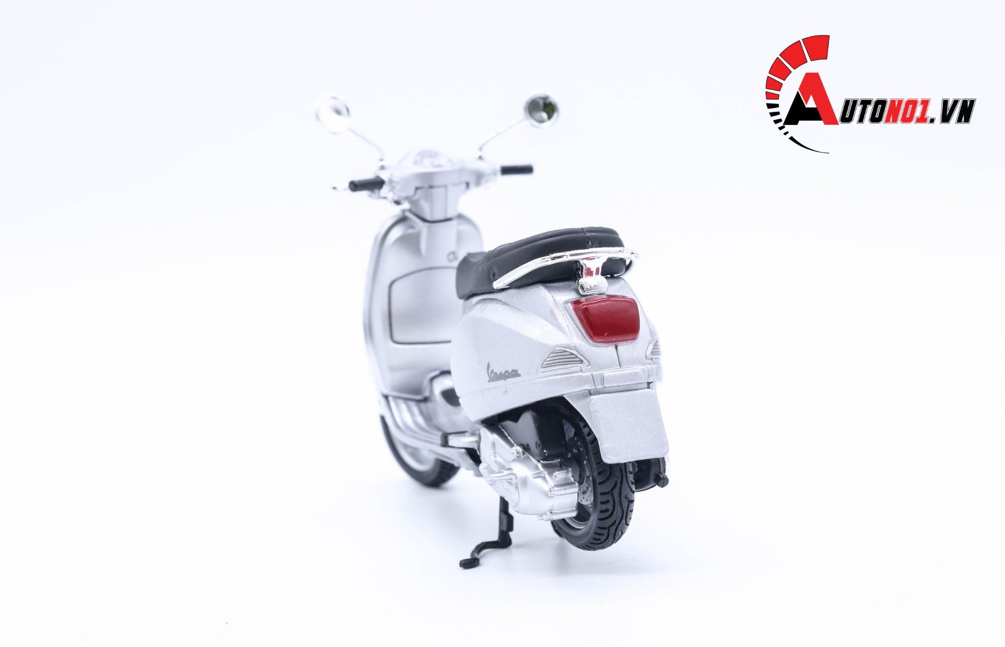  Mô hình xe Vespa lx 125 2005 1:18 Maisto 7070F 