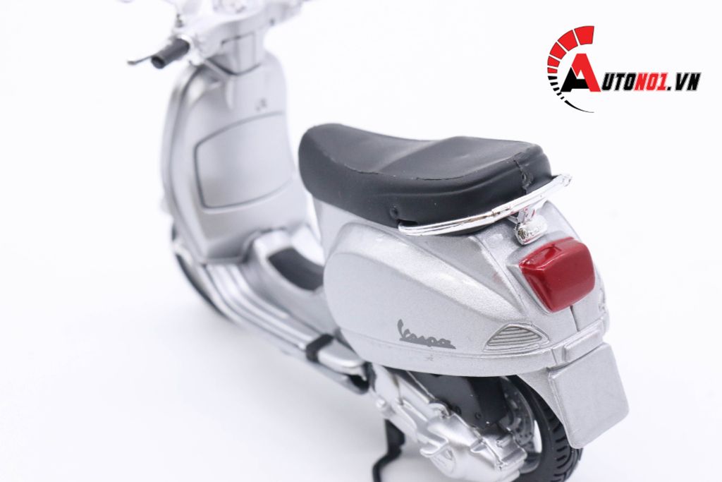 MÔ HÌNH XE VESPA LX 125 2005 1:18 MAISTO 4782