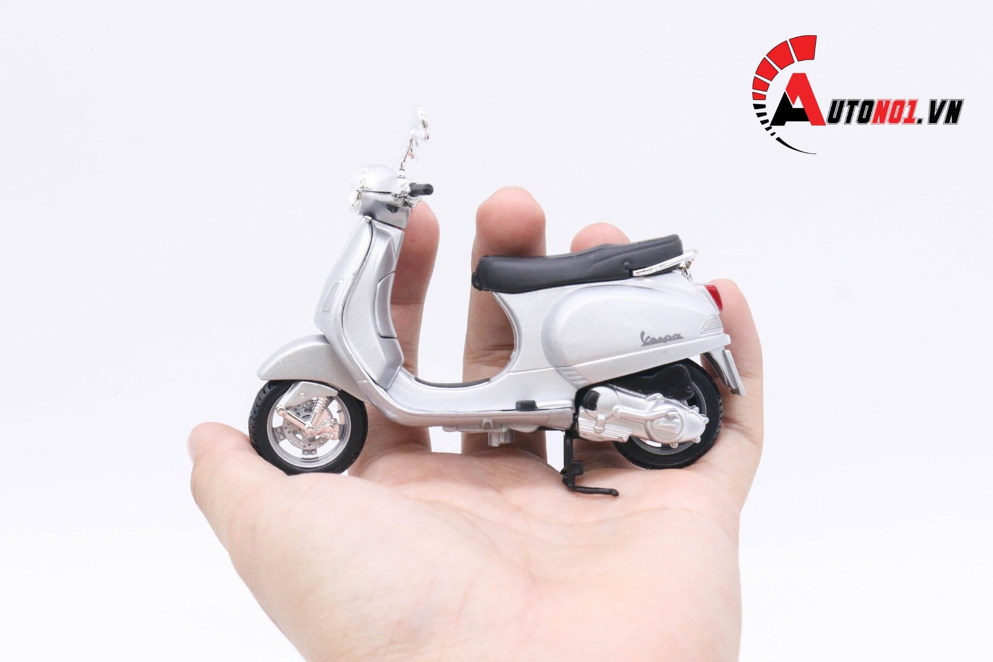  Mô hình xe Vespa lx 125 2005 1:18 Maisto 7070F 