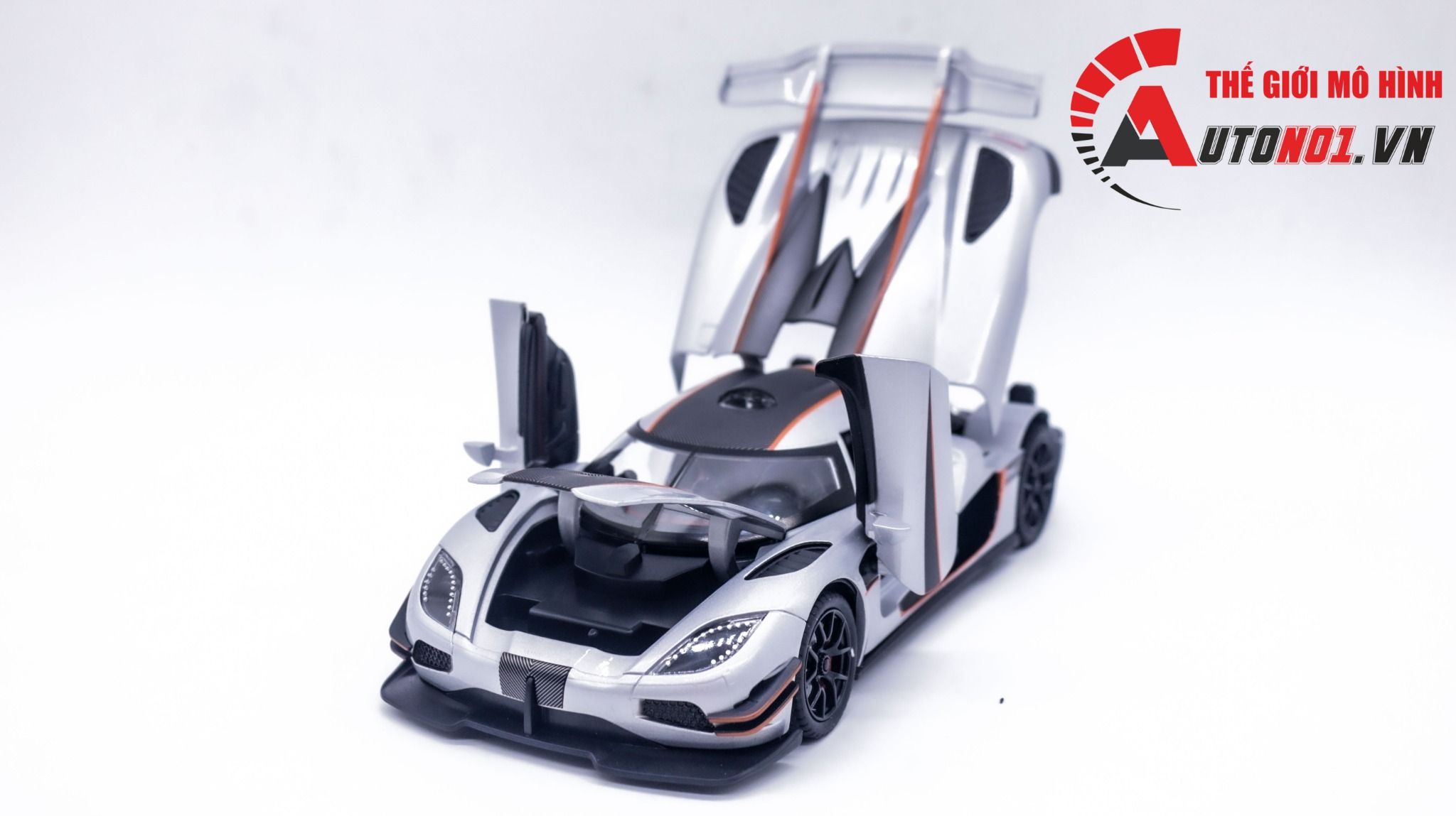  Mô hình xe ô tô Koenigsegg One:1 mở full open - đánh lái được tỉ lệ 1:24 Newao OT313 