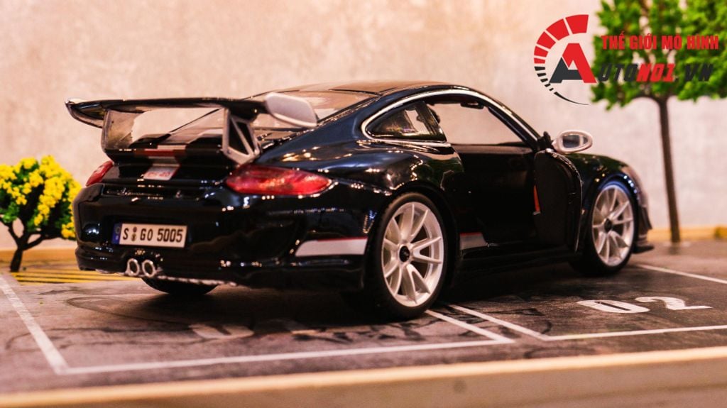 MÔ HÌNH XE PORSCHE 911 GT3 GS 4.0 1:18 BBURAGO 8012