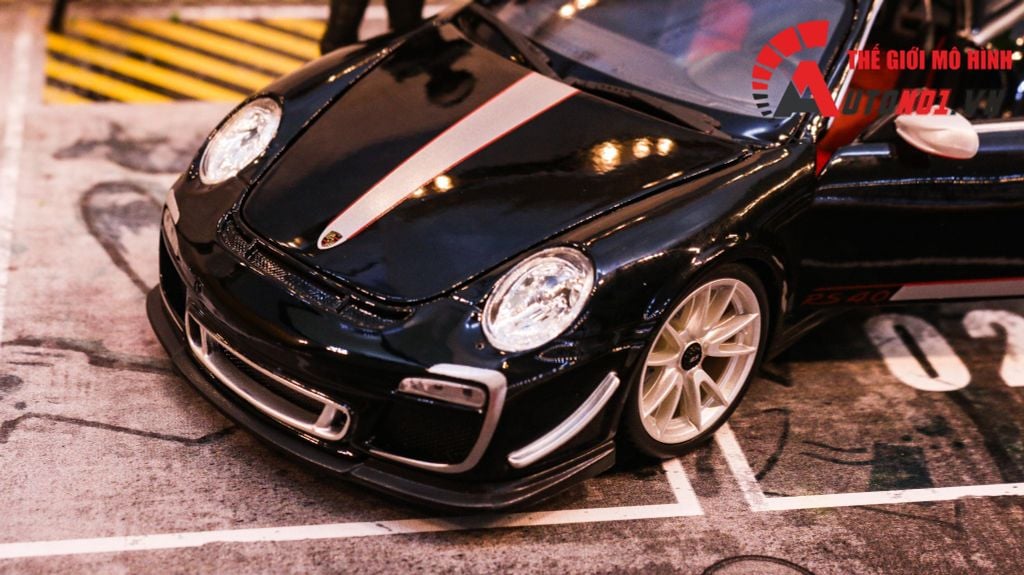 MÔ HÌNH XE PORSCHE 911 GT3 GS 4.0 1:18 BBURAGO 8012