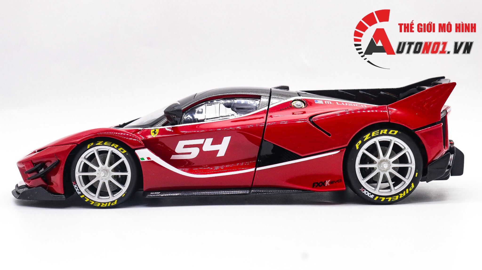  Mô hình xe Ferrari FXX K Evo Signature 1:18 Bburago 8014 