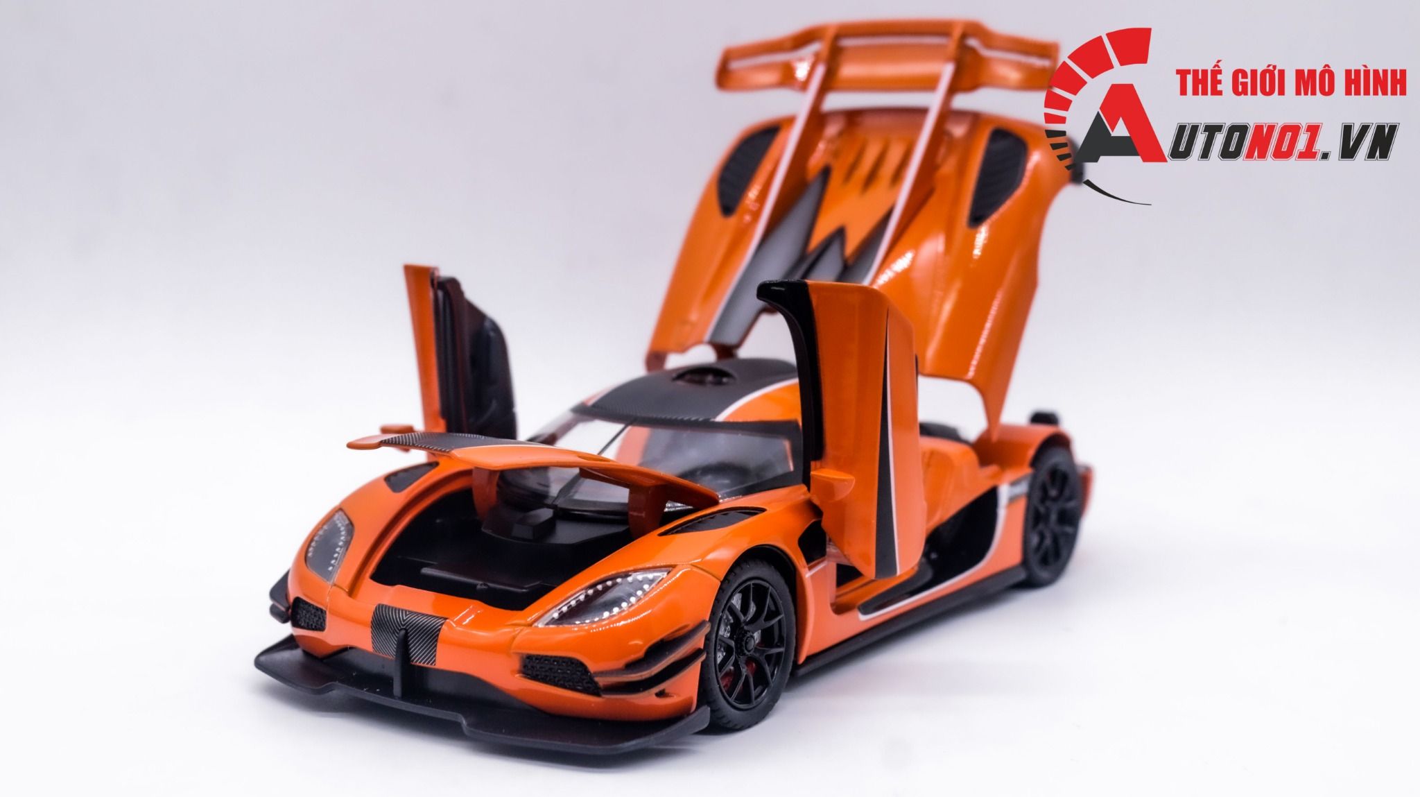  Mô hình xe ô tô Koenigsegg One:1 mở full open - đánh lái được tỉ lệ 1:24 Newao OT313 