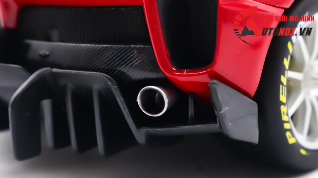 MÔ HÌNH XE FERRARI FXX K EVO 1:18 BBURAGO 8014