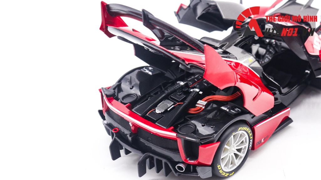 MÔ HÌNH XE FERRARI FXX K EVO 1:18 BBURAGO 8014