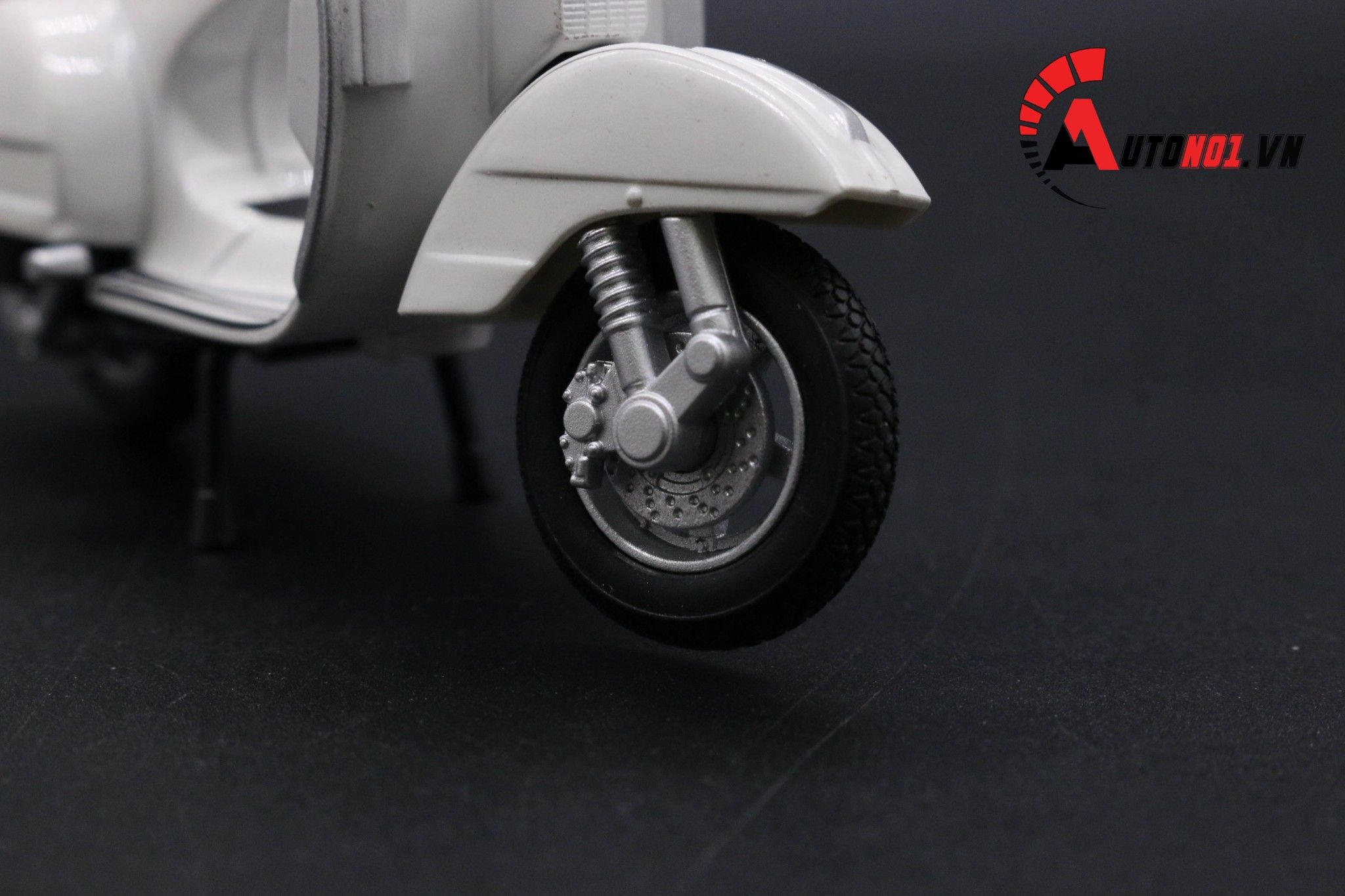  Mô hình xe Vespa px 2016 white 1:18 Welly MT078H 