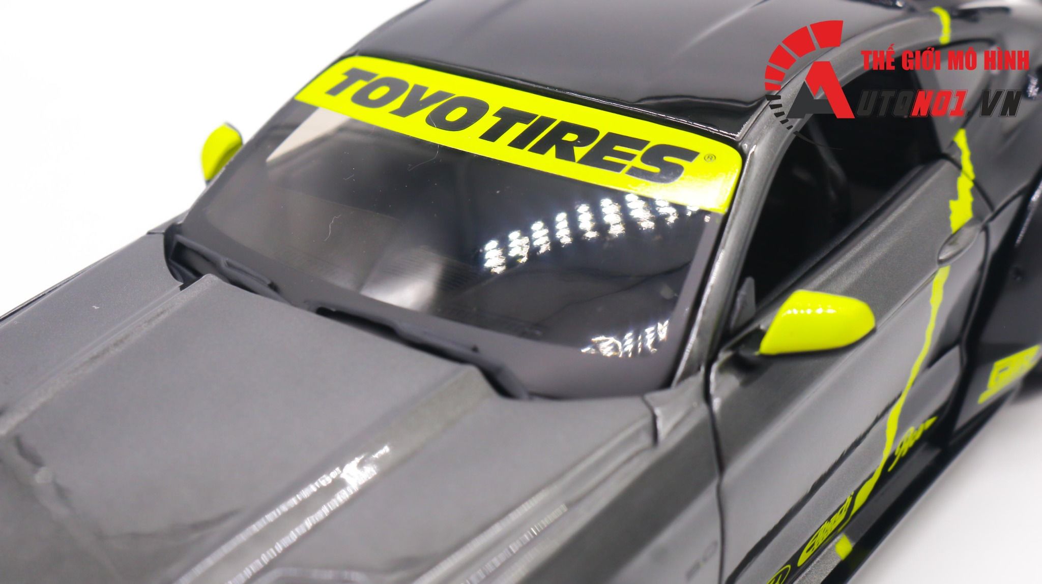  Mô hình xe Ford Mustang GT 2015 Design Metalic Grey 1:18 Maisto 7952 