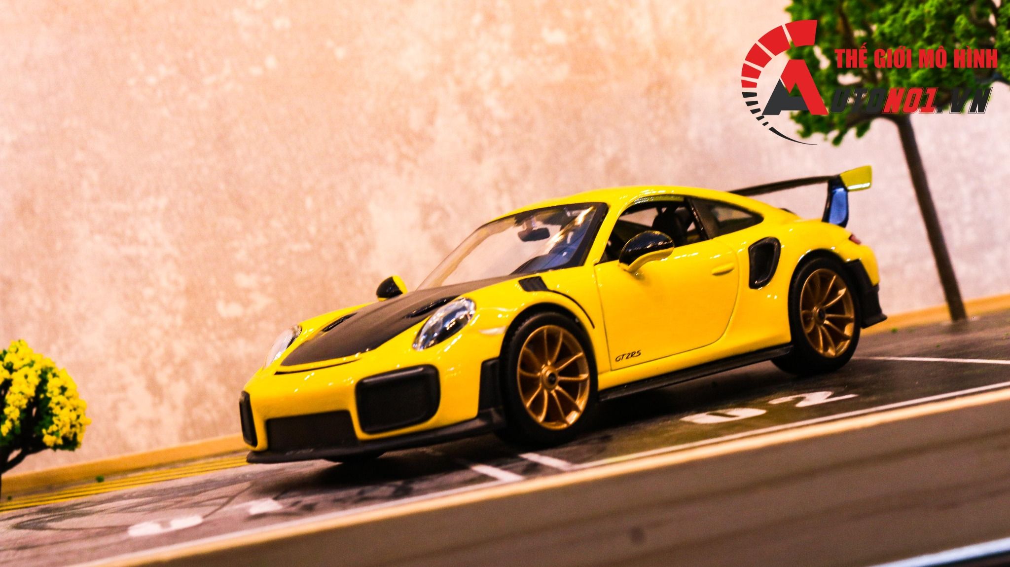  Mô hình xe Porsche 911 Gt2 Rs 2018 Yellow 1:24 Maisto 5749 