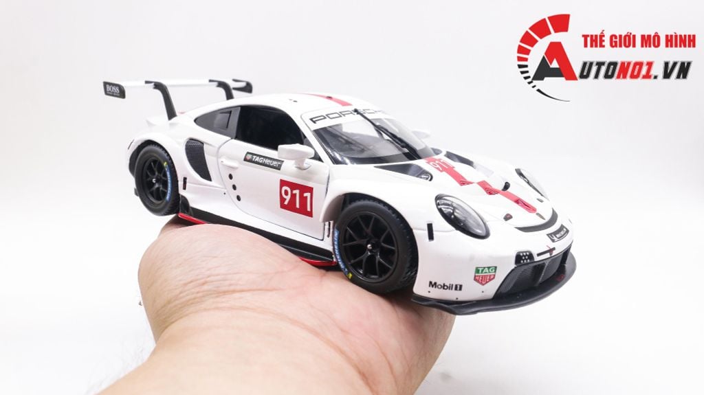 MÔ HÌNH XE PORSCHE 911 RSR GT 1:24 BBURAGO 8013