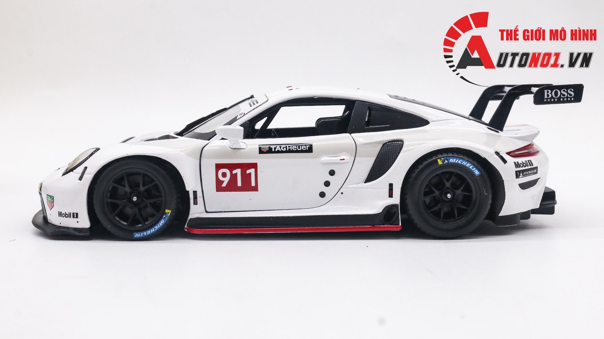  Mô hình xe Porsche 911 Rsr Gt đánh lái được 1:24 Bburago 8013 