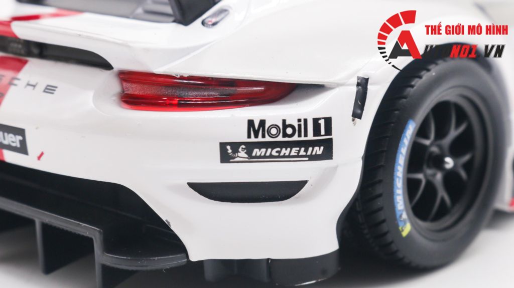 MÔ HÌNH XE PORSCHE 911 RSR GT 1:24 BBURAGO 8013