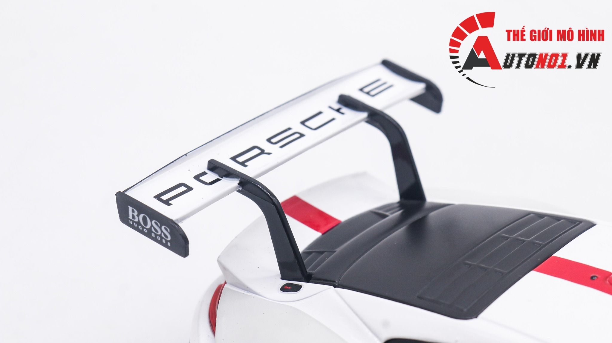  Mô hình xe Porsche 911 Rsr Gt đánh lái được 1:24 Bburago 8013 