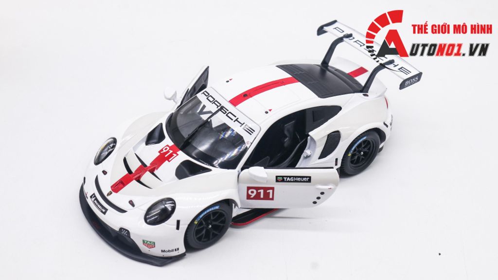 MÔ HÌNH XE PORSCHE 911 RSR GT 1:24 BBURAGO 8013