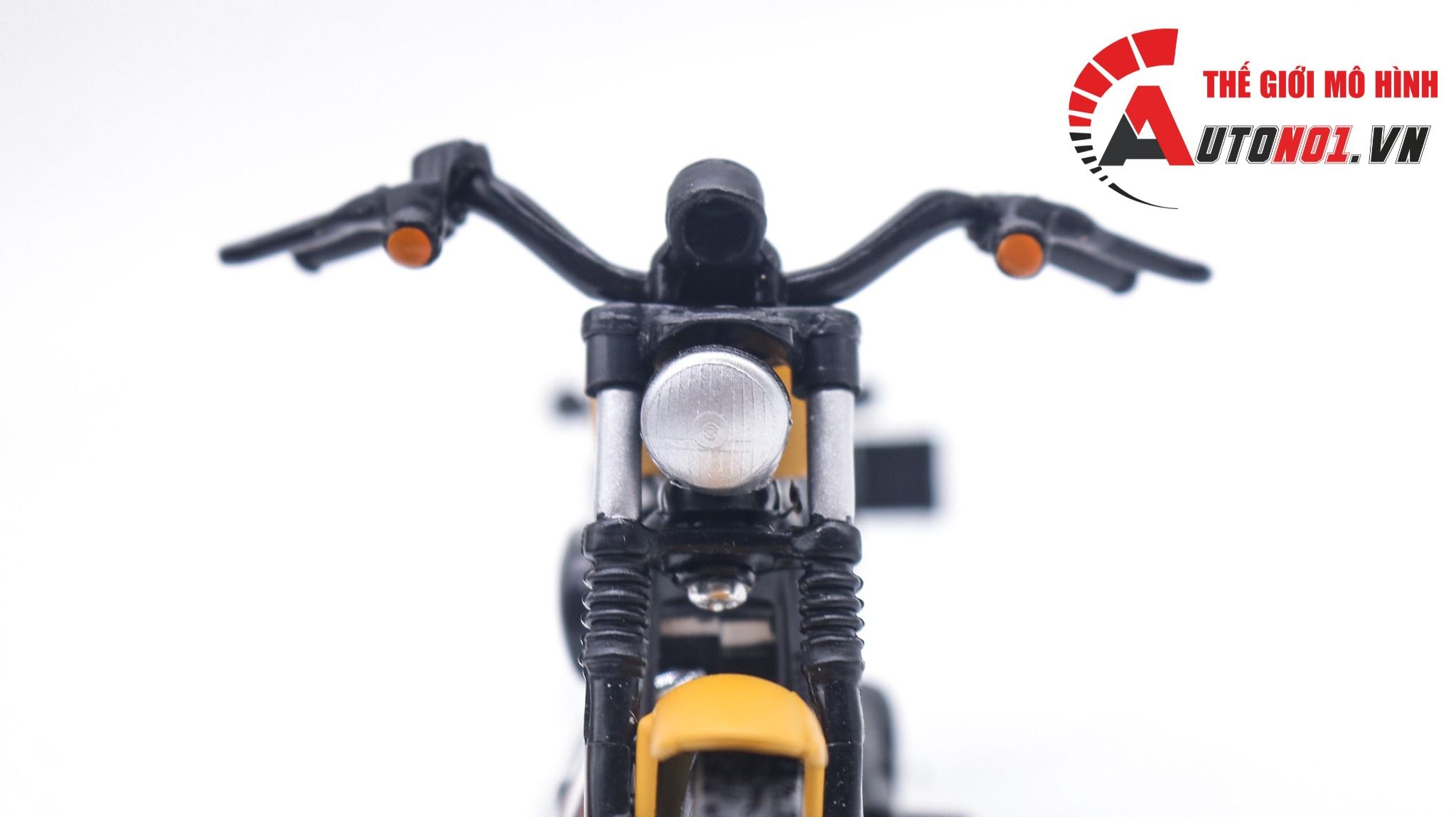  Mô hình xe Harley Davidson sportster iron 883 orange 1:18 Maisto 7373B 