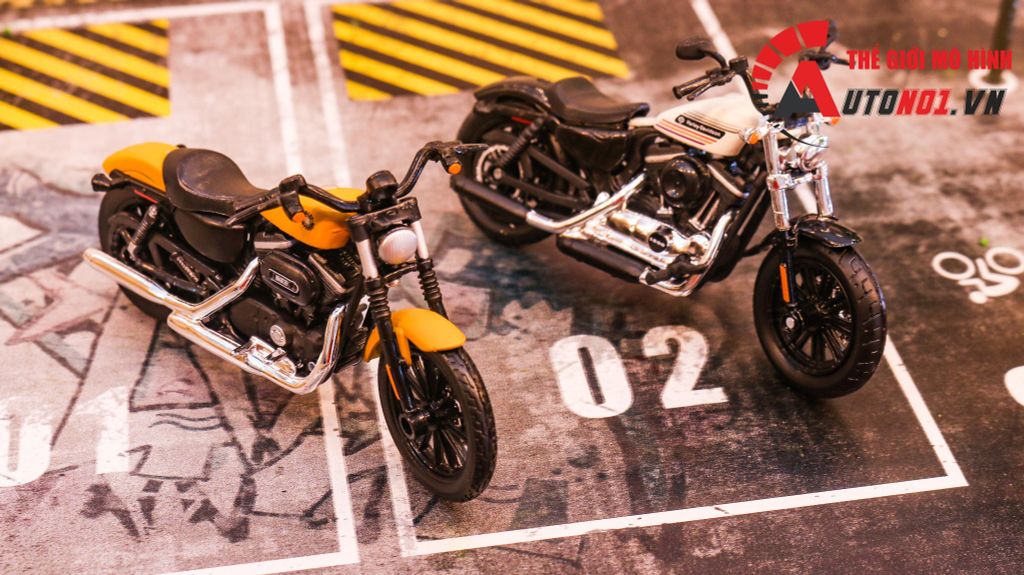 MÔ HÌNH HARLEY DAVIDSON SPORTSTER IRON 883 ORANGE 1:18 MAISTO 7373B