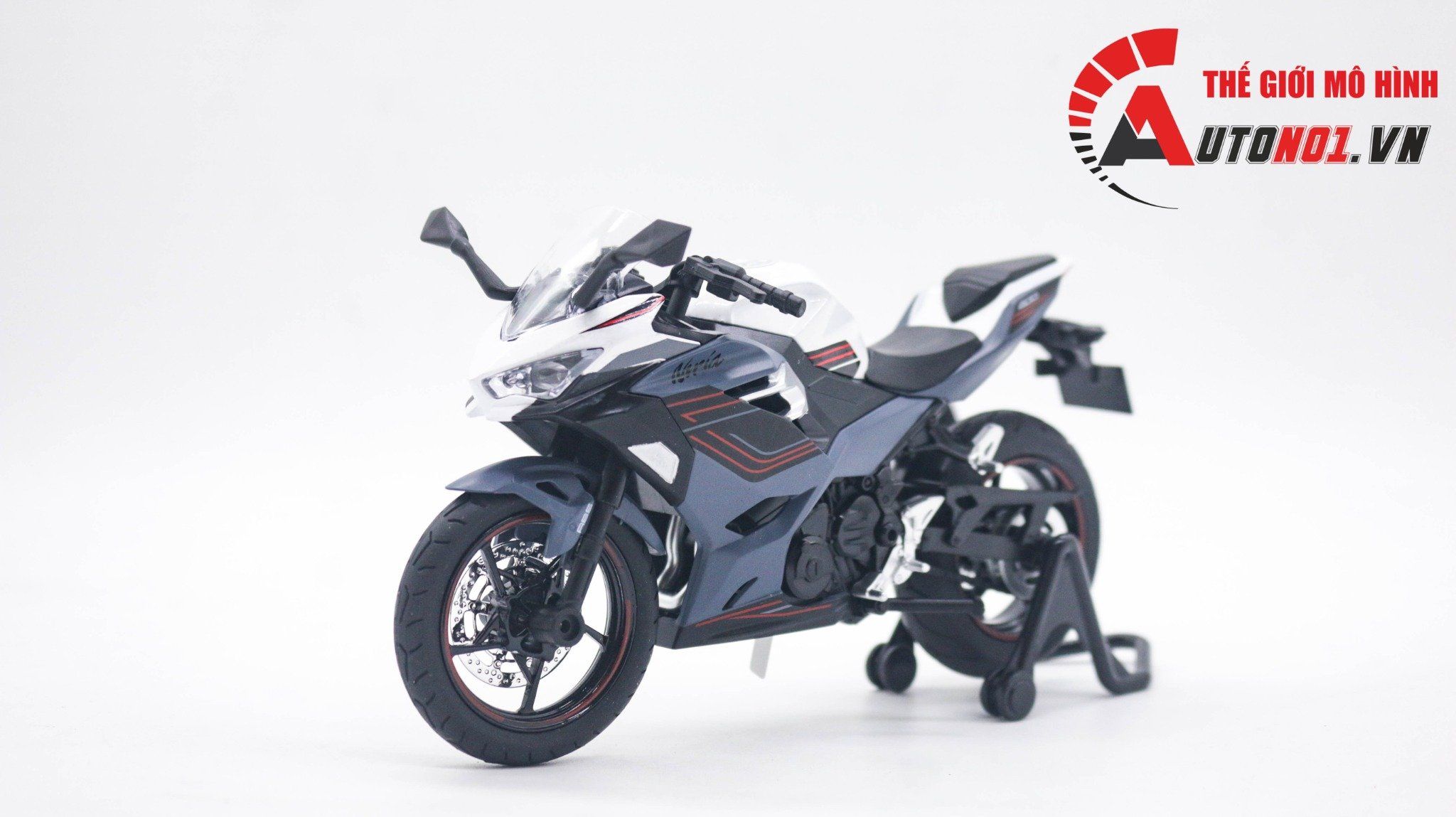  Mô hình xe Kawasaki Ninja 400 có đế tỉ lệ 1:12 Huayi Alloy MT060 