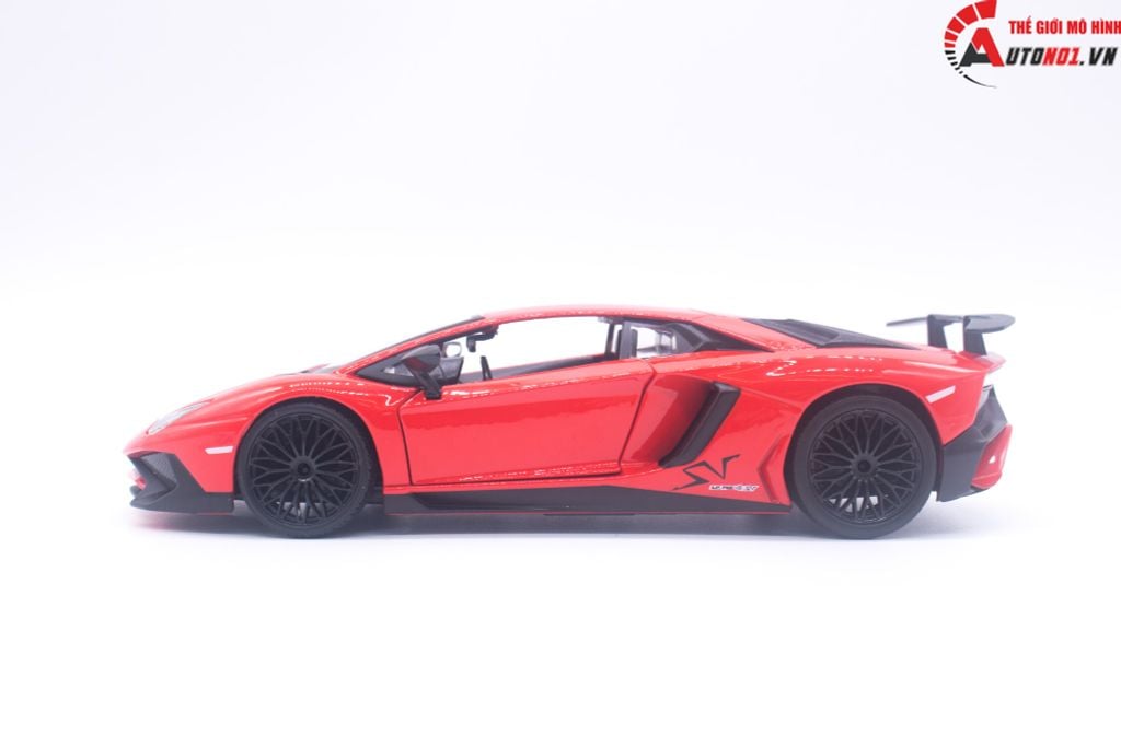 MÔ HÌNH LAMBORGHINI AVENTADOR 750-4 SV PLUS 1:24 BBURAGO 3667