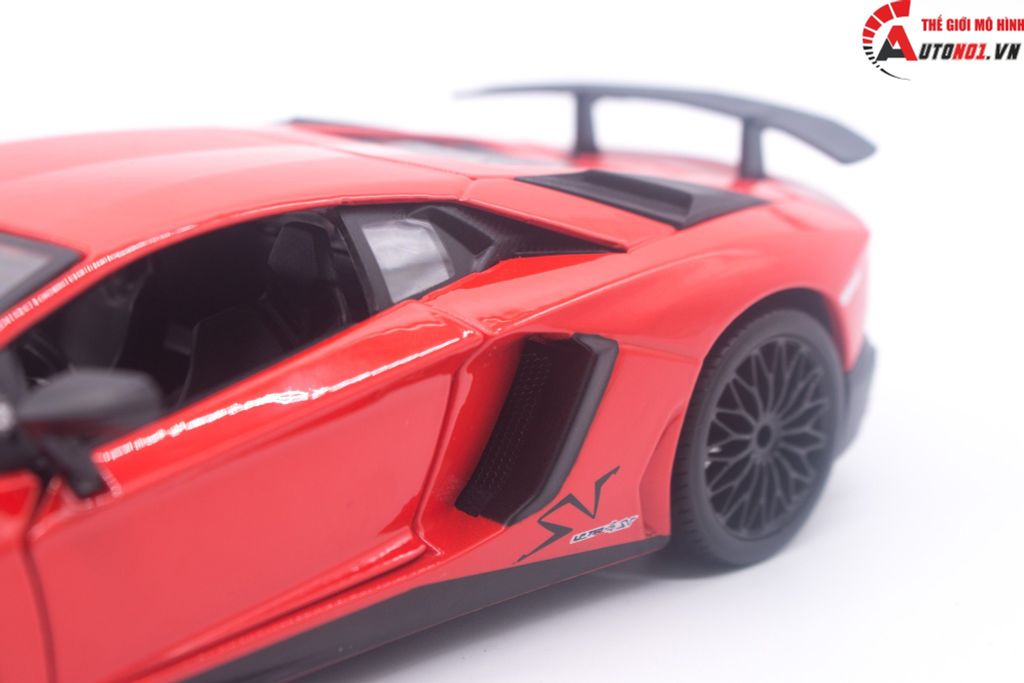 MÔ HÌNH LAMBORGHINI AVENTADOR 750-4 SV PLUS 1:24 BBURAGO 3667