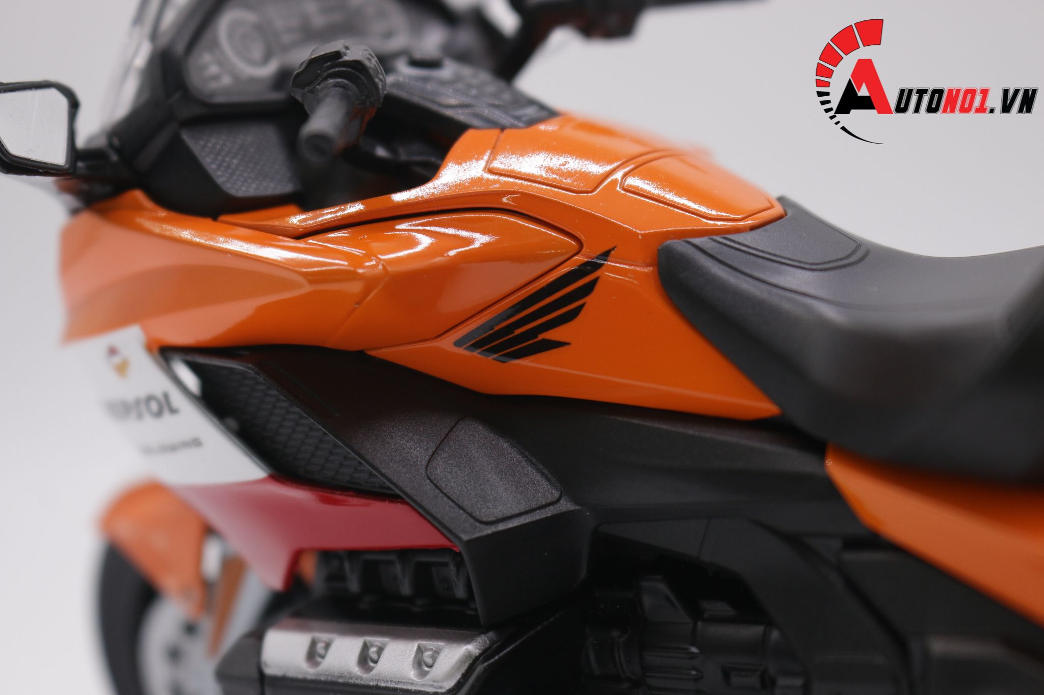  Mô hình xe độ Honda Goldwing 2020 Custom Repsol 1:12 Autono1 Welly D169D 