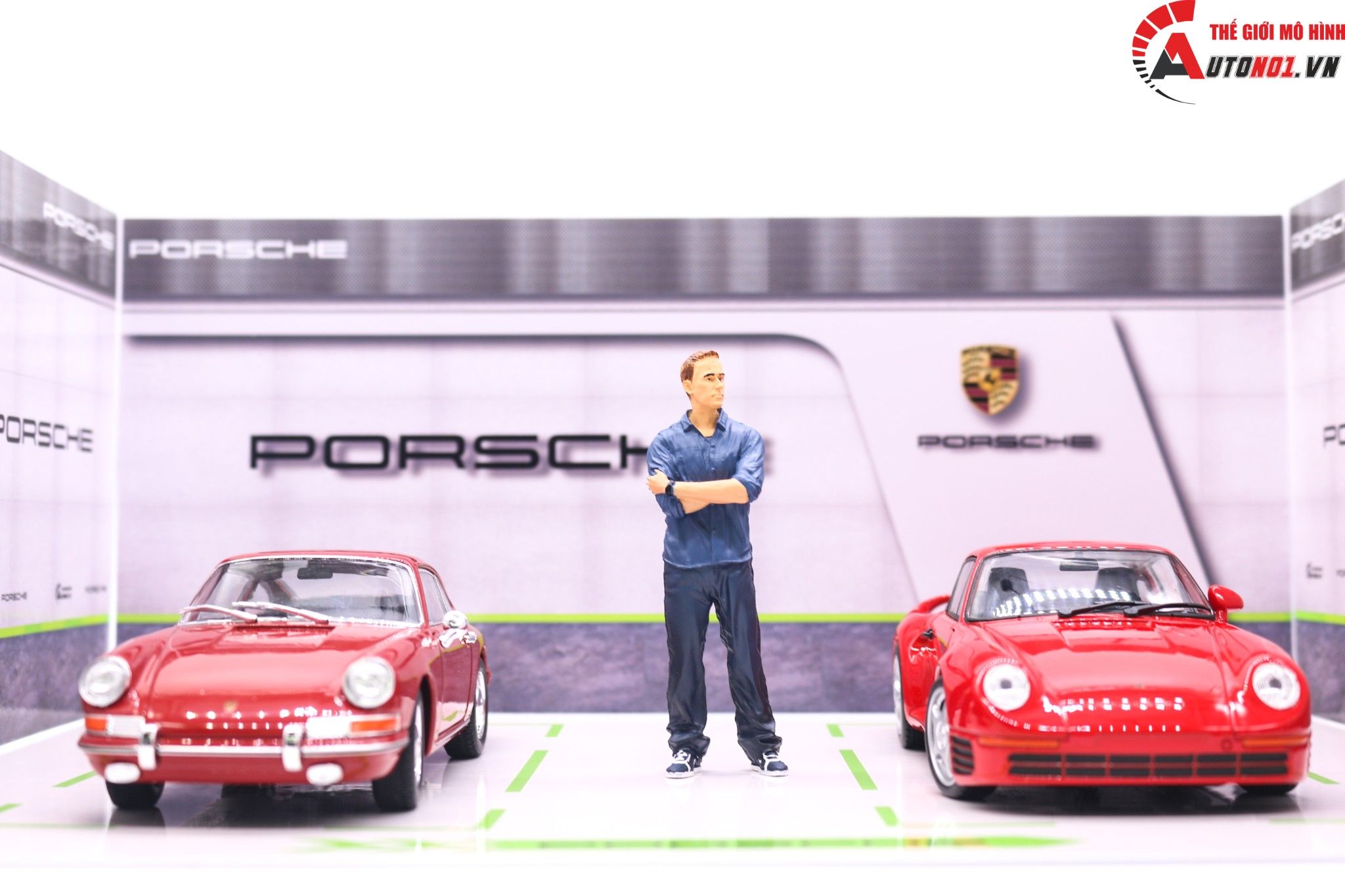  Diorama 1:24 Showroom trưng bày Porsche cho xe tỉ lệ 1:24 kích thước 35X25X15cm 4 tấm lắp ghép formex 5li DR010C 