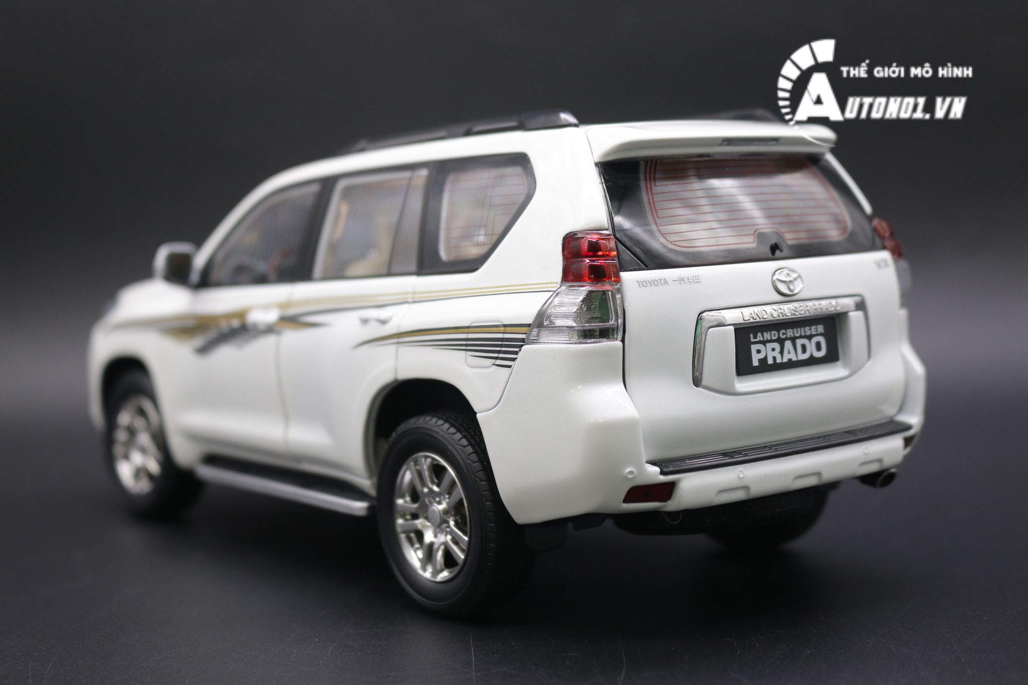  Mô hình Toyota Land Cruiser Prado Lc150 1:18 Paudi 5156 