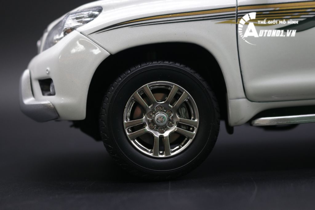 MÔ HÌNH TOYOTA LAND CRUISER PRADO WHITE 1:18 PAUDI 5156