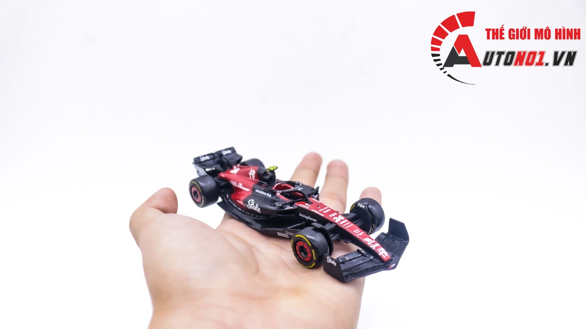  Mô hình xe đua F1 Alfa Romeo Team Stake 2023 Formular C43 tỉ lệ 1:43 Bburago OT292 