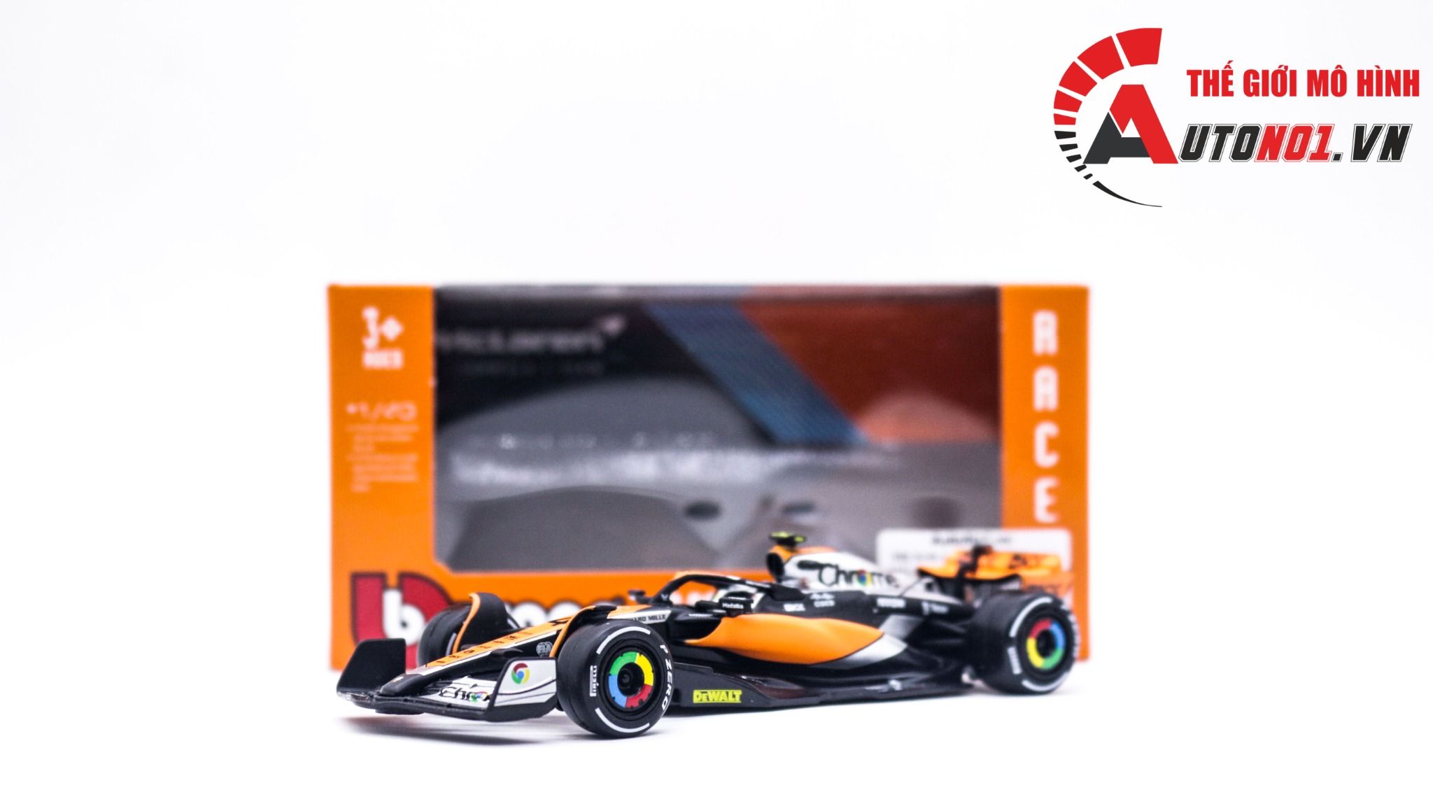  Mô hình xe đua F1 McLaren MCL60 S23 #81 - #4 tỉ lệ 1:43 Bburago OT317 