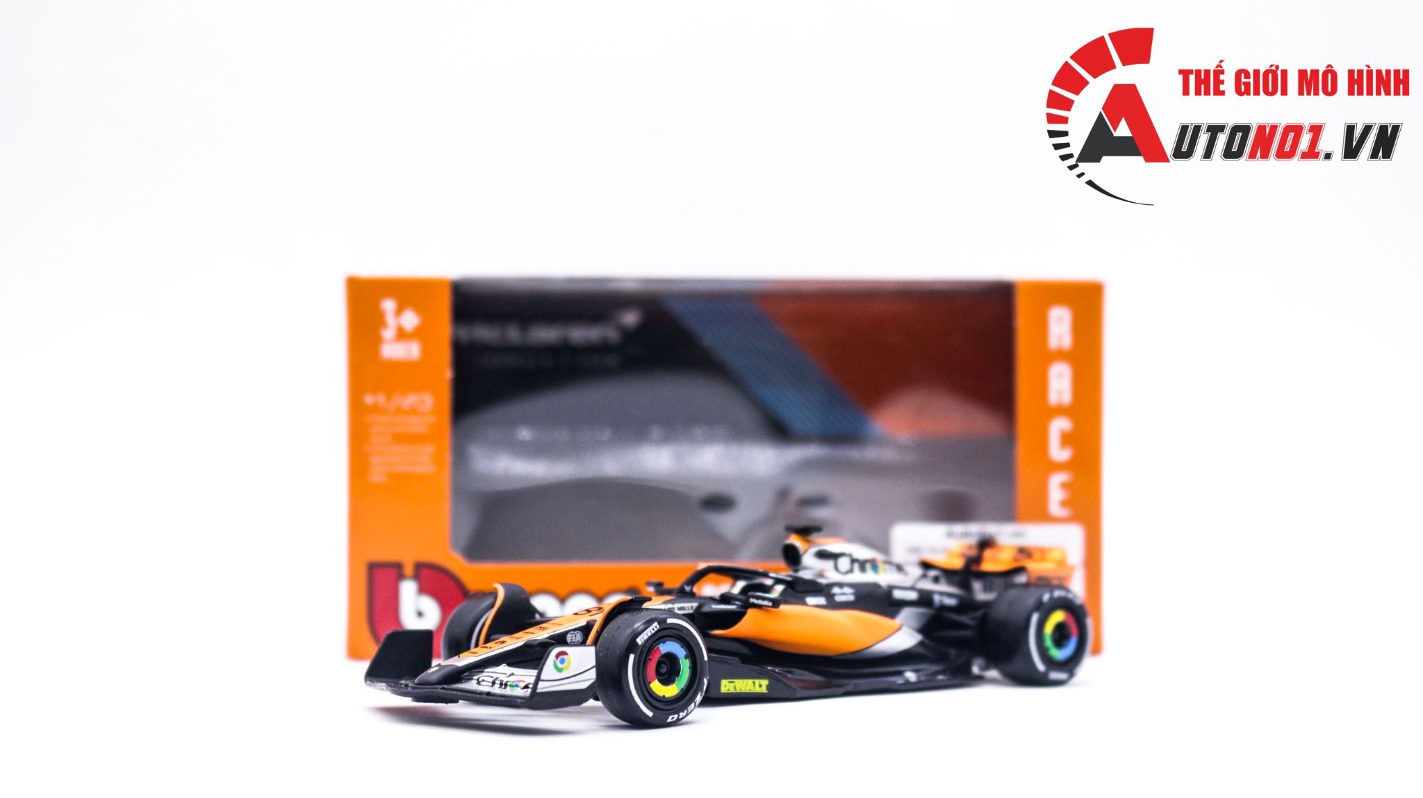  Mô hình xe đua F1 McLaren MCL60 S23 #81 - #4 tỉ lệ 1:43 Bburago OT317 18-38187 