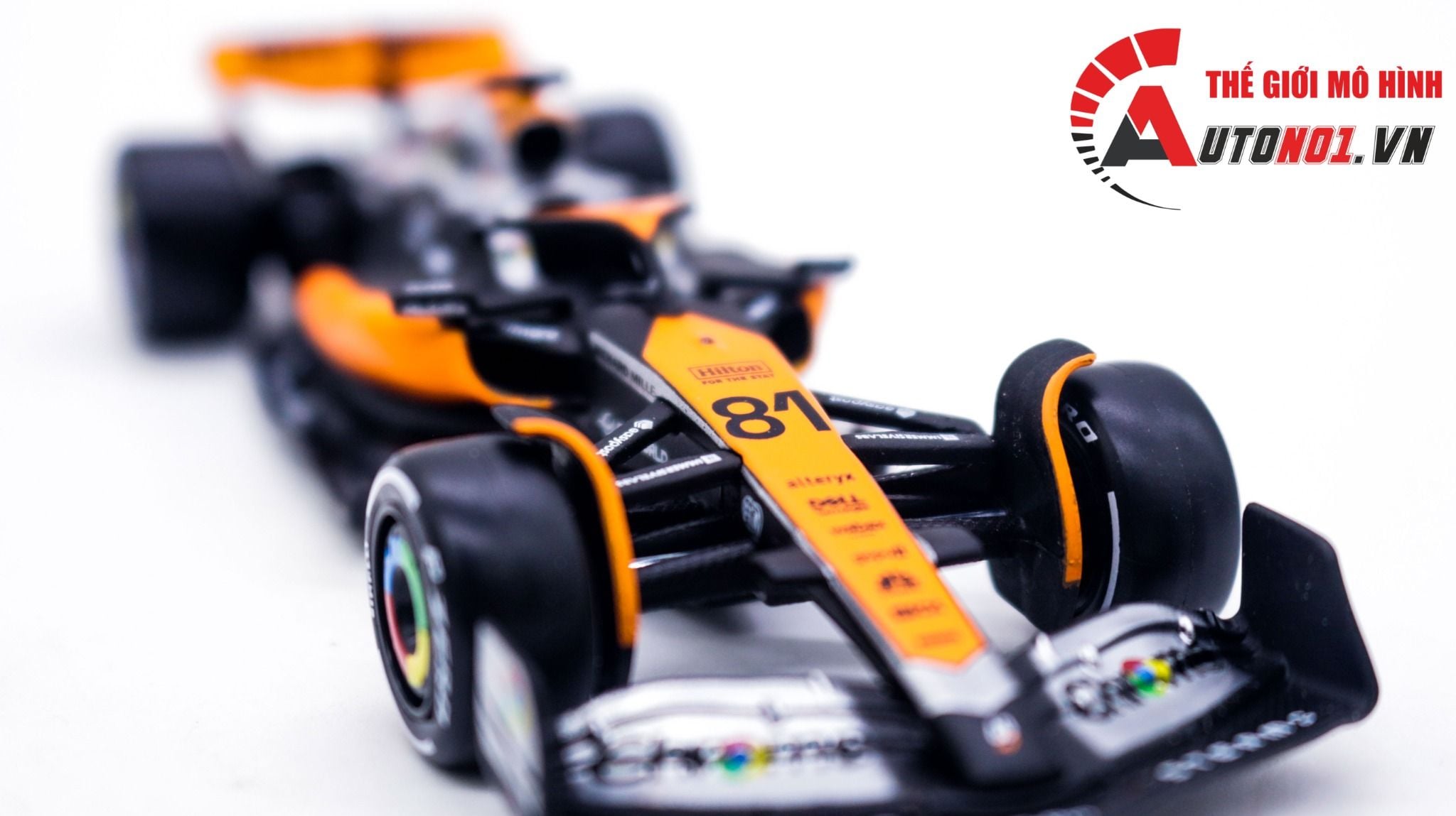  Mô hình xe đua F1 McLaren MCL60 S23 #81 - #4 tỉ lệ 1:43 Bburago OT317 18-38187 