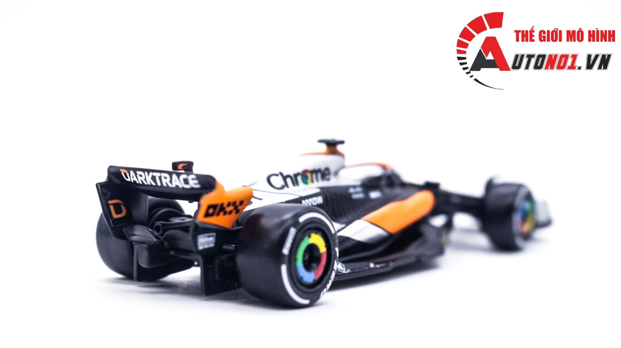  Mô hình xe đua F1 McLaren MCL60 S23 #81 - #4 tỉ lệ 1:43 Bburago OT317 18-38187 