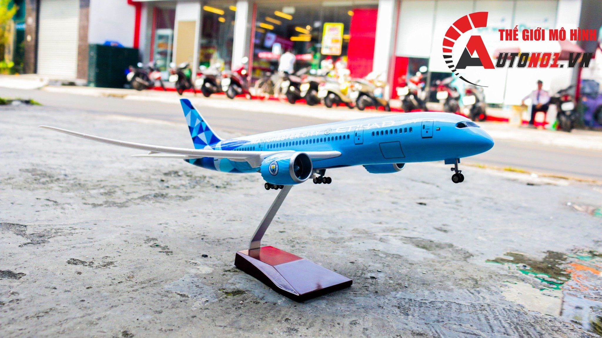  Mô hình máy bay Jason Tutu Etihad Boeing B787 blue Ả Rập 47cm có đèn led tự động theo tiếng vỗ tay hoặc chạm MB47047 