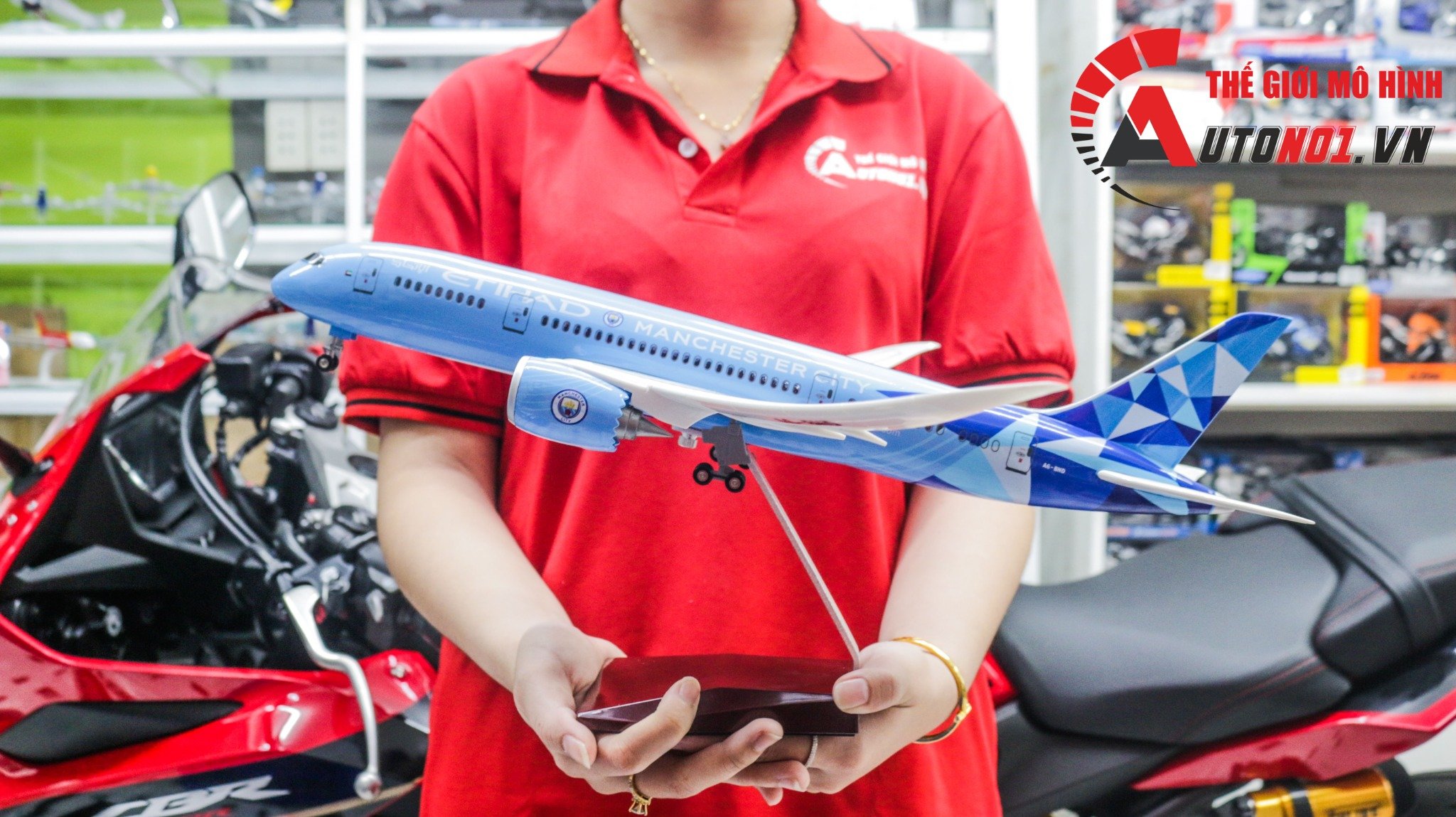  Mô hình máy bay Jason Tutu Etihad Boeing B787 blue Ả Rập 47cm có đèn led tự động theo tiếng vỗ tay hoặc chạm MB47047 