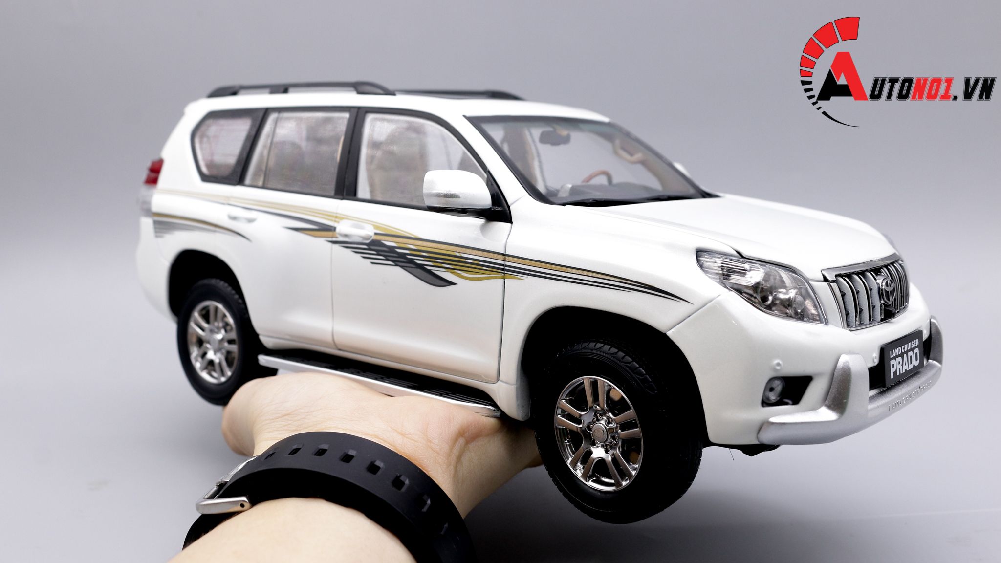  Mô hình Toyota Land Cruiser Prado Lc150 1:18 Paudi 5156 