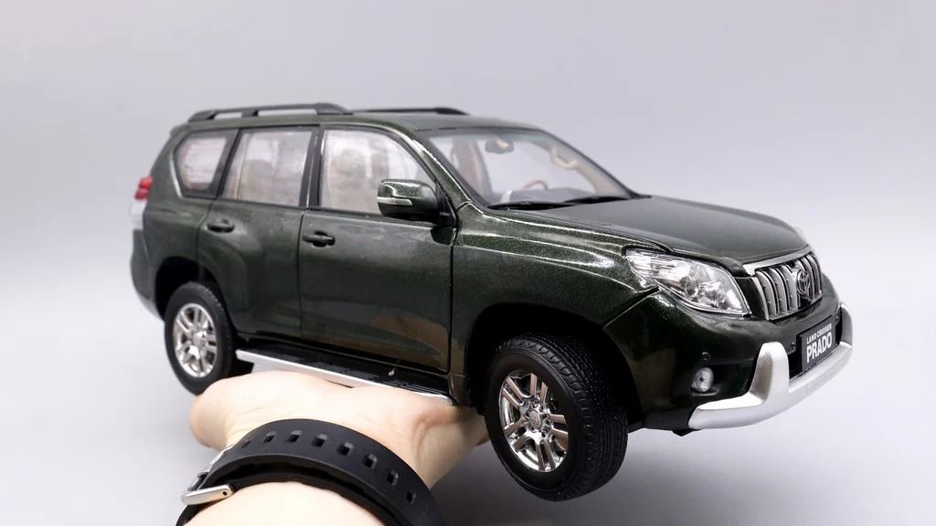 MÔ HÌNH TOYOTA LAND CRUISER PRADO LC150 1:18 PAUDI 5156