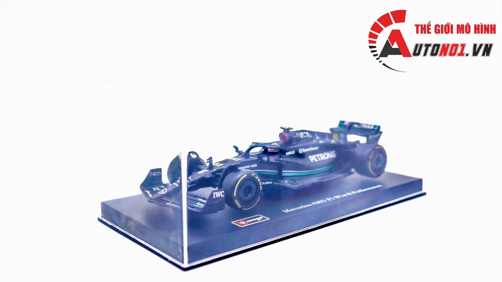  Mô hình xe đua F1 Formula Mercedes Benz Petronas 2023 W14 hộp mica có figure tỉ lệ 1:43 Bburago OT324 