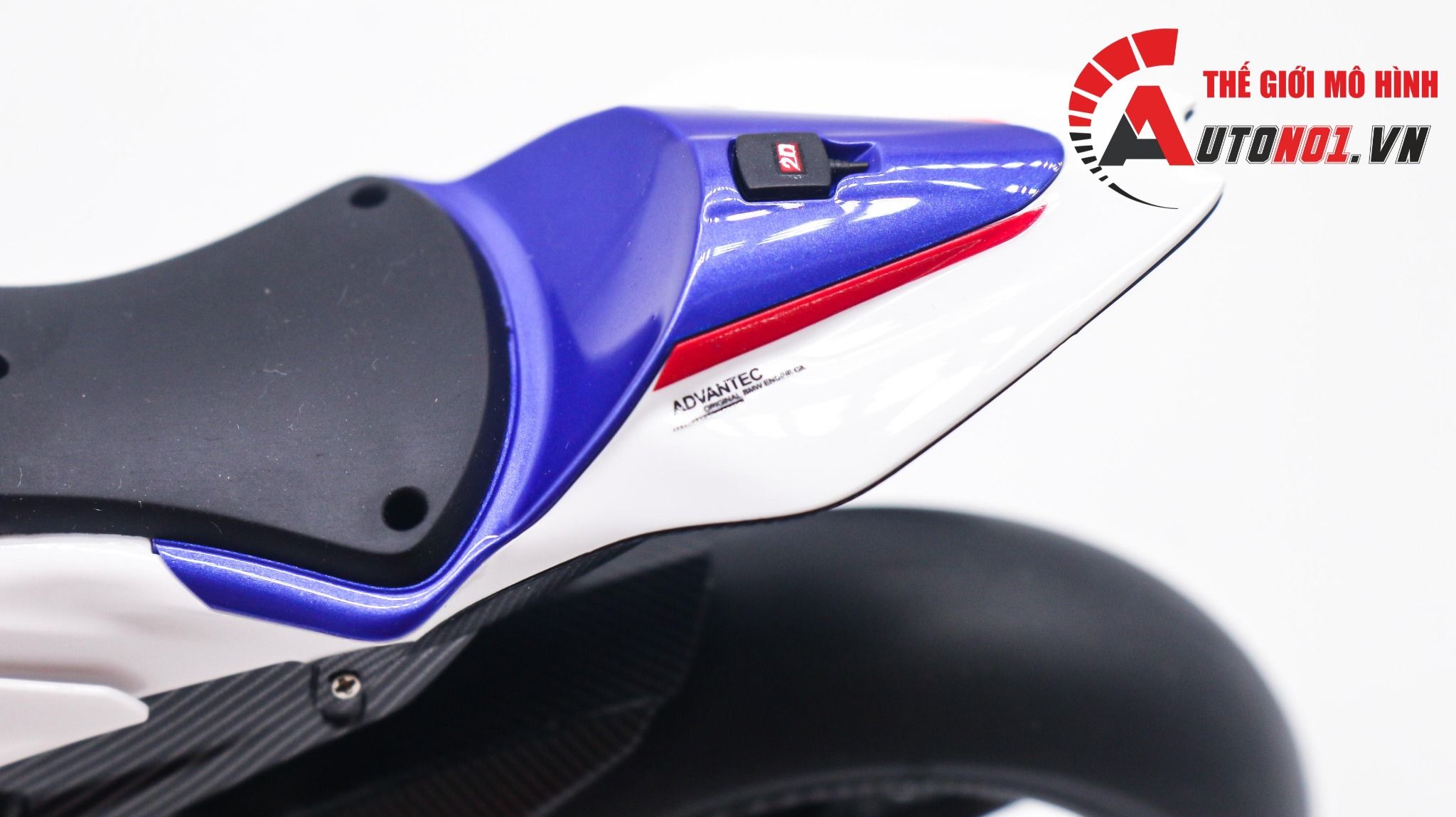 MÔ HÌNH XE CAO CẤP BMW HP4 RACE 1:9 MENG D230 – Cửa Hàng Mô