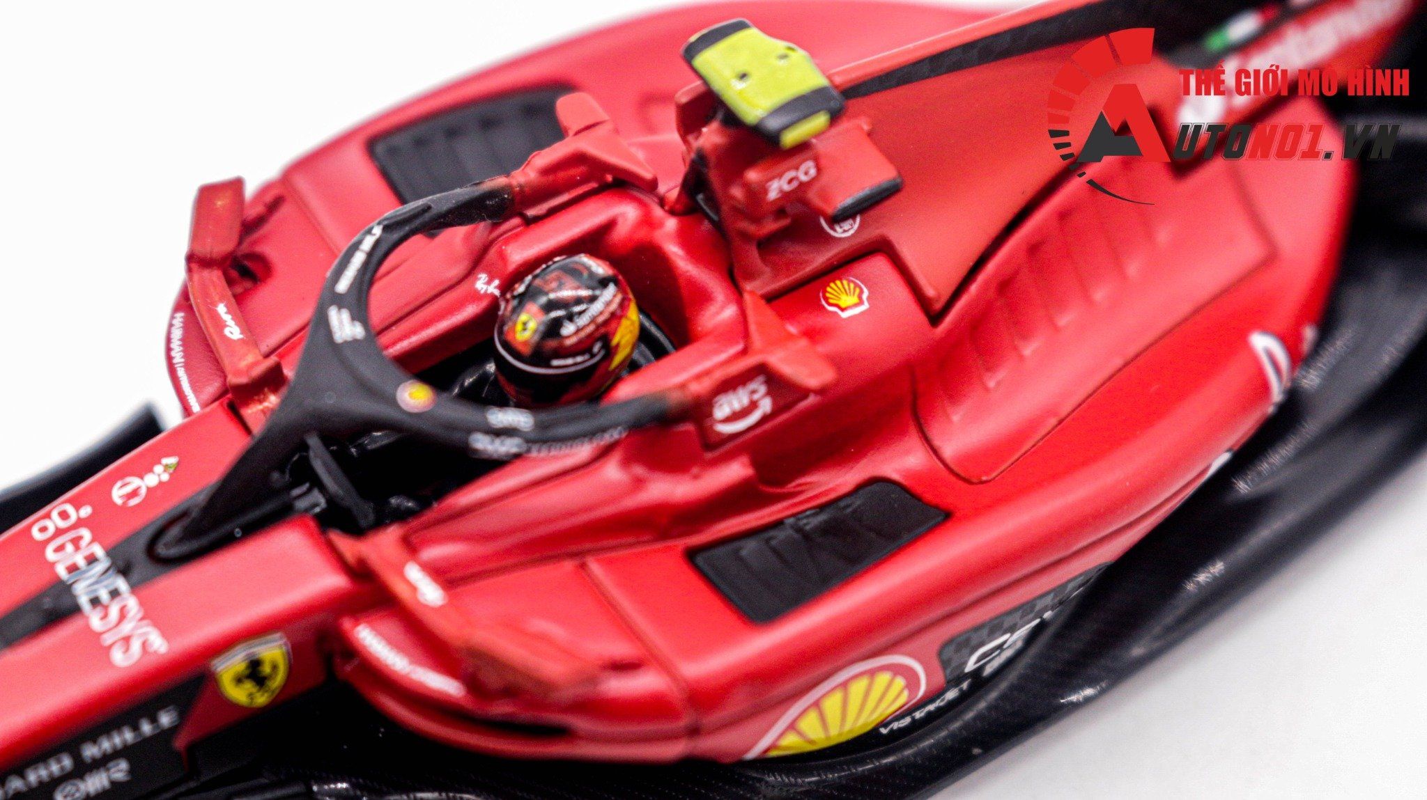  Mô hình xe đua F1 Formula Ferrari SF23 2023 hộp mica có figure tỉ lệ 1:43 Bburago OT323 