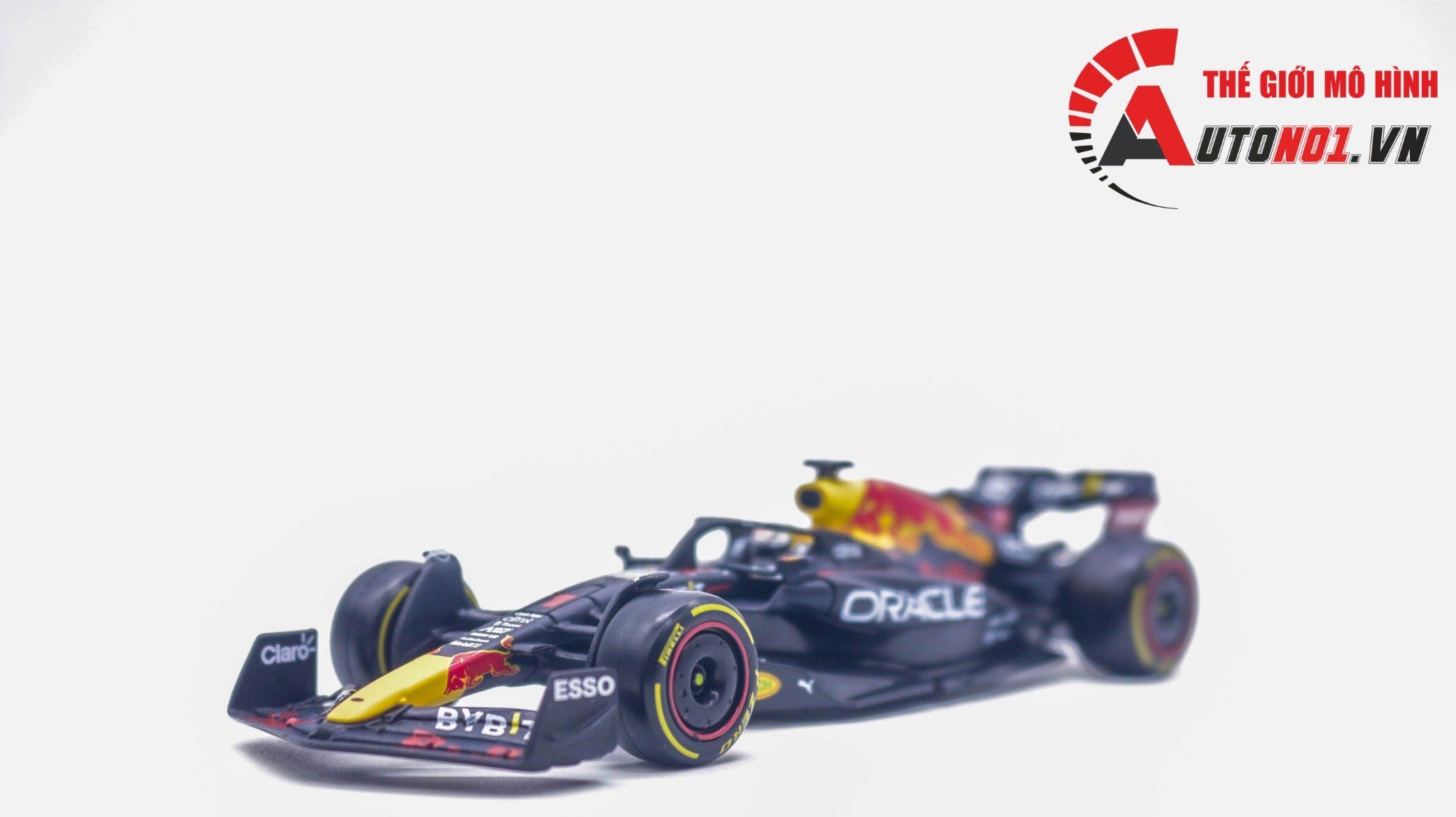  Mô hình xe đua F1 Formula Honda Red bull RB18 2022 hộp mica có figure tỉ lệ 1:43 Bburago OT326 