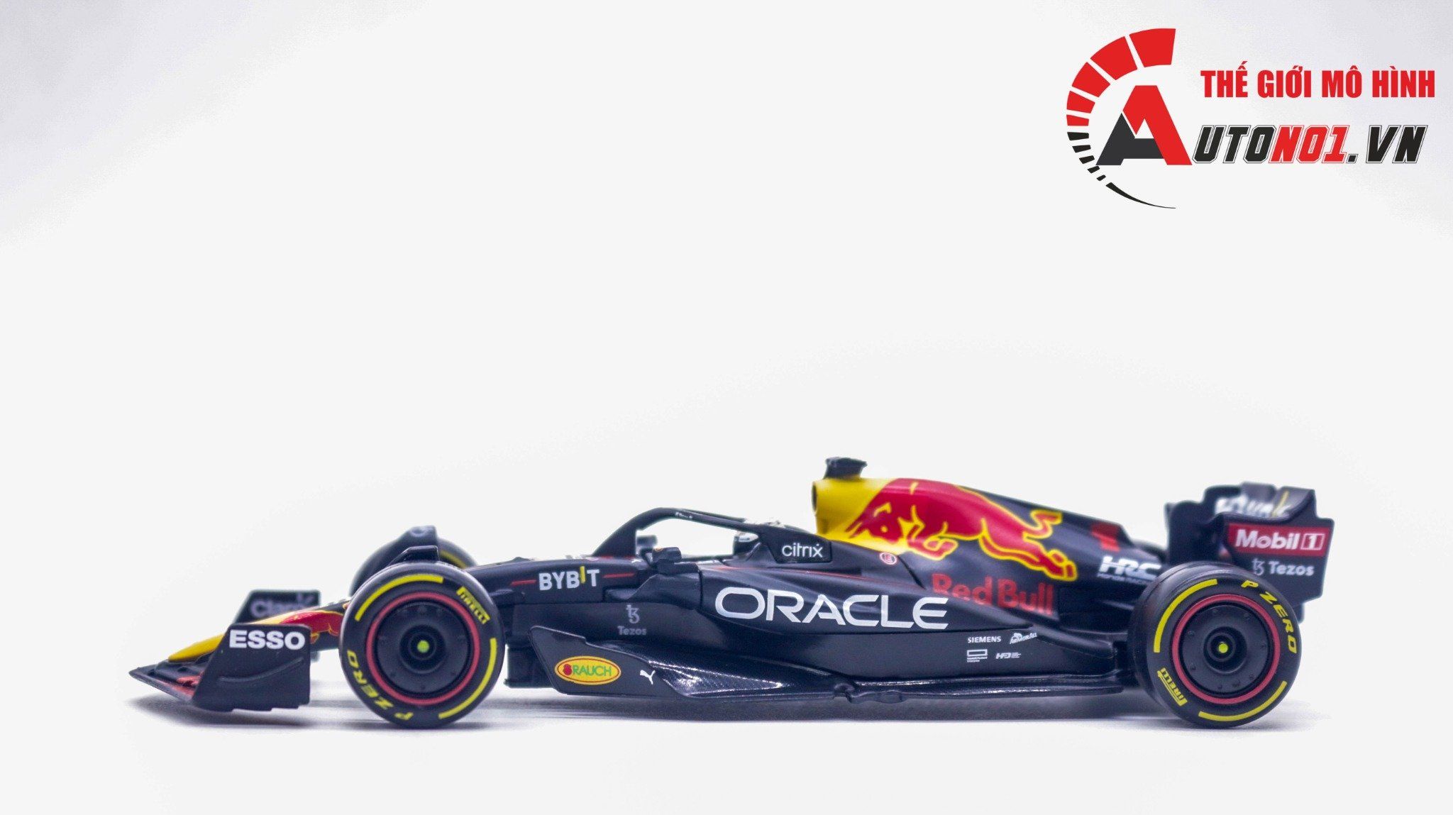  Mô hình xe đua F1 Formula Honda Red bull RB18 2022 hộp mica có figure tỉ lệ 1:43 Bburago OT326 